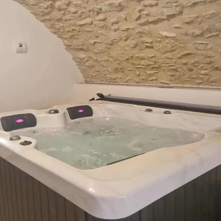 Avec Jaccuzzi Privatif En Rdc Proche Via Rhona * Charmes-sur-Rhône