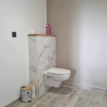Avec Jaccuzzi Privatif En Rdc Proche Via Rhona アパート Charmes-sur-Rhône